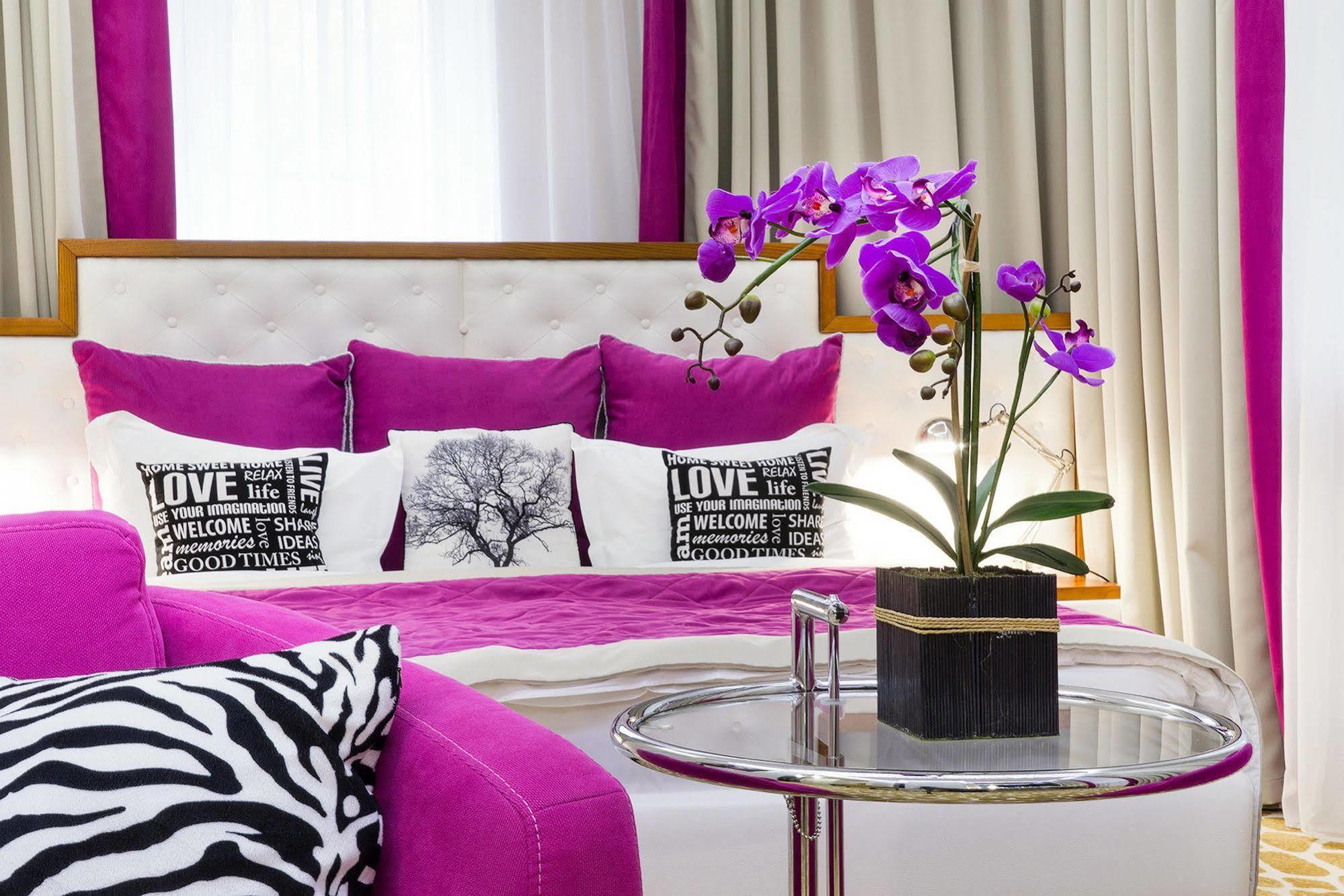 Mirax Sapphire Boutique Hotel Harkov Kültér fotó