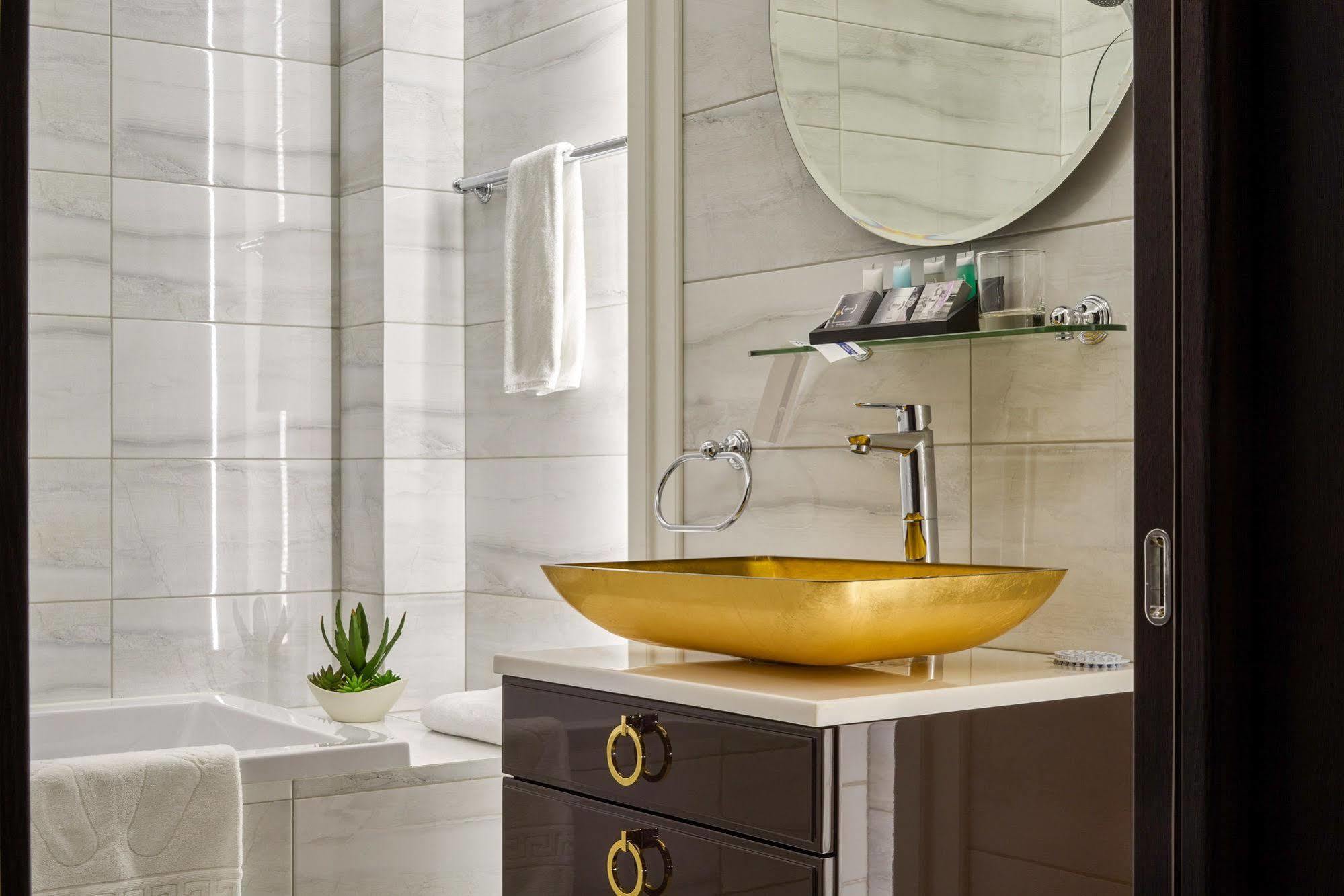 Mirax Sapphire Boutique Hotel Harkov Kültér fotó