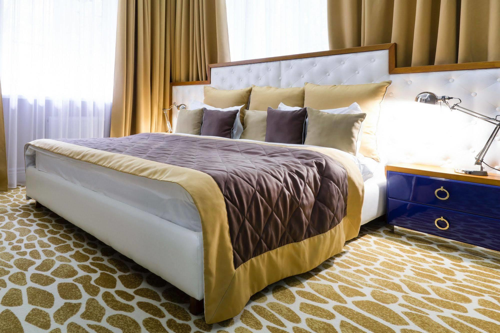 Mirax Sapphire Boutique Hotel Harkov Kültér fotó